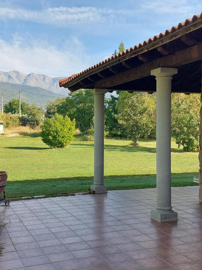 11 Postes Villa
